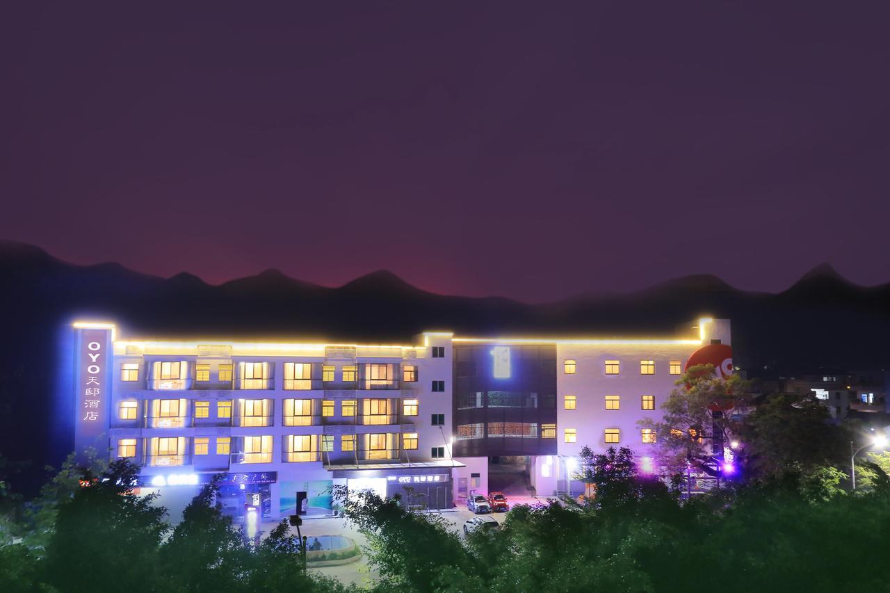Oyo8001 Tiandi Hotel Sencsen Kültér fotó