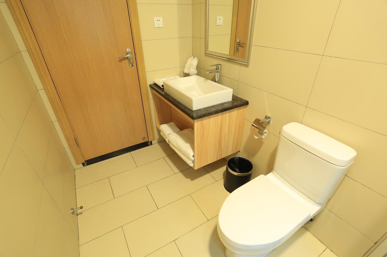 Oyo8001 Tiandi Hotel Sencsen Kültér fotó